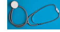 FONENDOSCOPIO LEGGERO PIATTO CON MEMBRABA ARCHETTO BIAURICOLARE PER AUSCULTAZIONE CON MOLLA ESTERNA - farmavitality.it